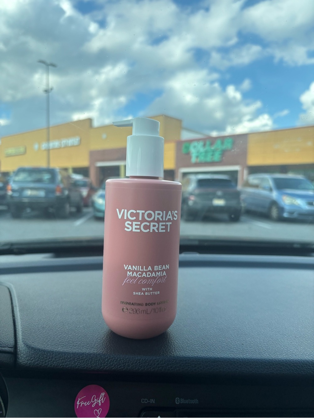 Victoria's Secret Pink Vanilla Bean Macadamia Hydrating Body Lotion